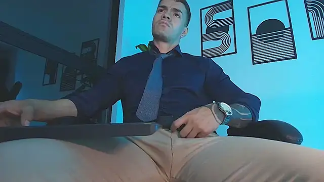 ALPHA_DOMINUS_ live cam on StripChat
