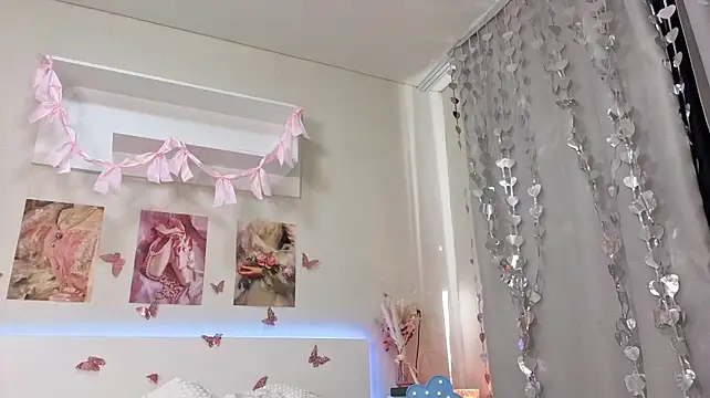 Milly_Lane webcam