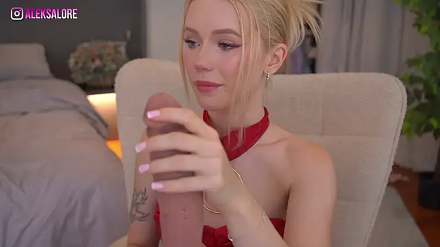 LexieLoree webcam