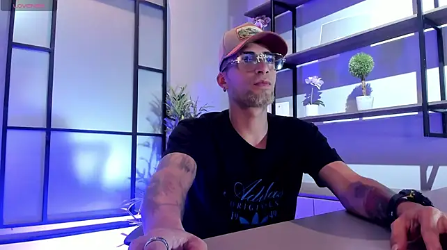 DrakeNeumann webcam