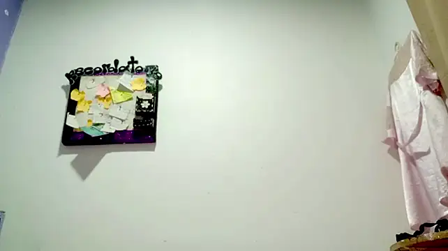 PetiteIvoryQueen19 webcam