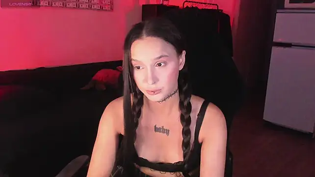 MilaAsh webcam