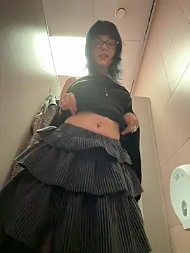 Only_April webcam