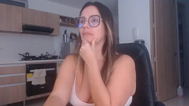 LovePaula webcam
