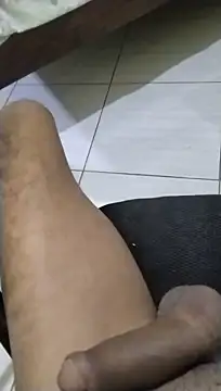 Novinhoie live cam on StripChat