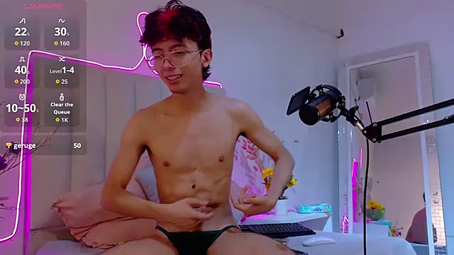 Twink_Sebas7 webcam