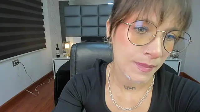 Mrs_Regina_clk webcam