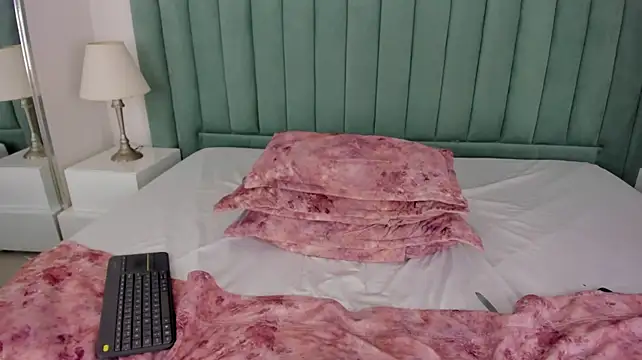 KittyKiss_ webcam