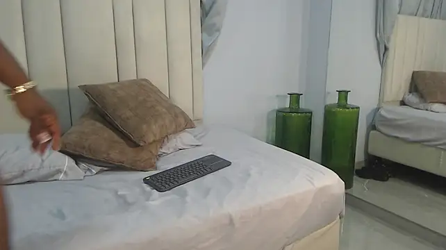 TiaraAlamo webcam