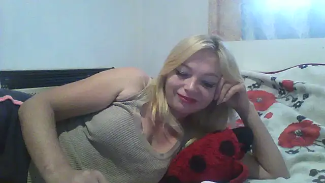 Lola_115 webcam