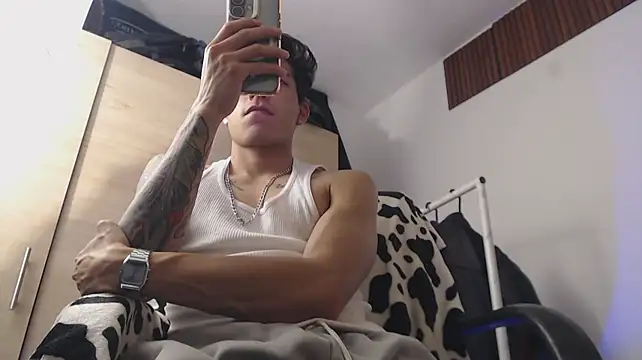 chomelo6 live cam on StripChat