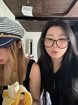 xiaozz-001 Live Webcam on Stripchat