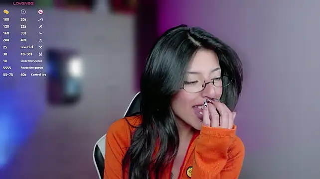 NanakoDollx webcam
