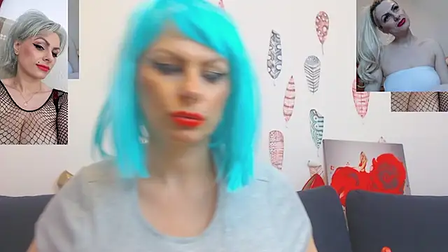 Playful_Golden_WOW webcam