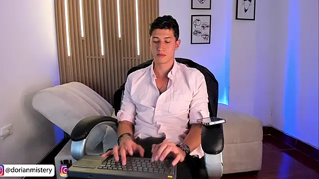 Dorianmistery2322_ webcam