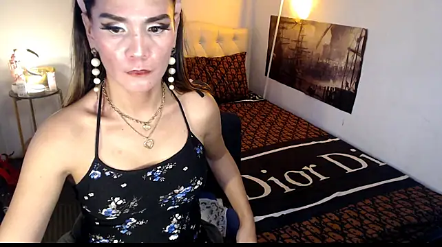 NinaDOM4CUM webcam