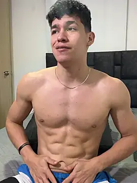 Luke_Muscle webcam