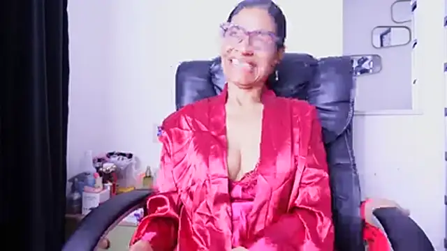 Aries_Mature webcam