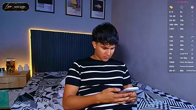 Leo_Savage_ webcam