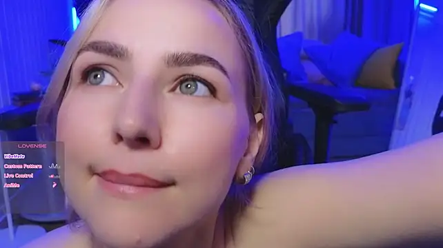 Mira_Mermayd live cam on StripChat
