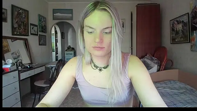 milliKira006 webcam