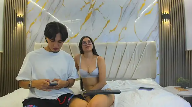 sweetauracouple webcam
