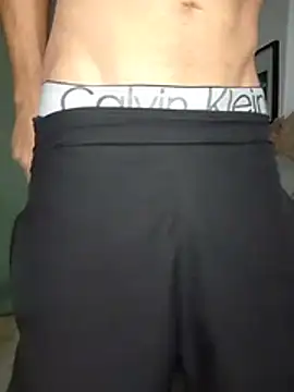 MaxHornyLatin webcam