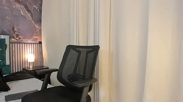 adrian_black86306 webcam