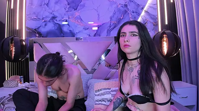 RavenAndLogan webcam