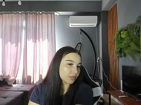Gina_Mon webcam