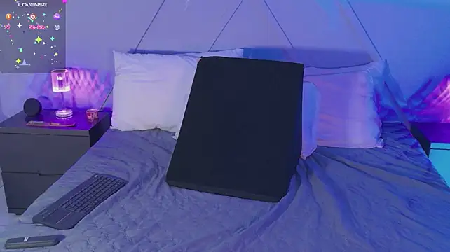 emmajohnss webcam