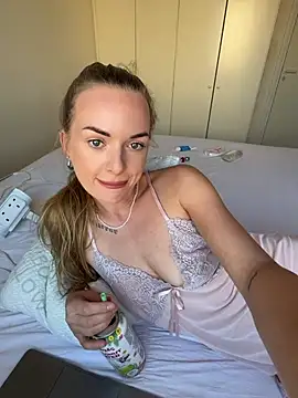 ElenaRebelle webcam