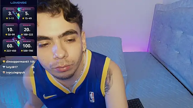 adonisZafiro webcam