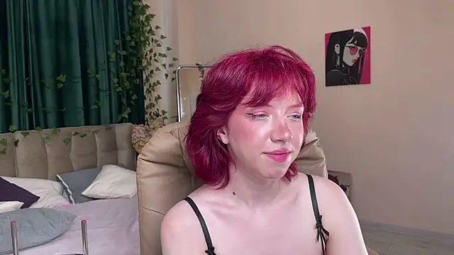 Love_is_Lola webcam