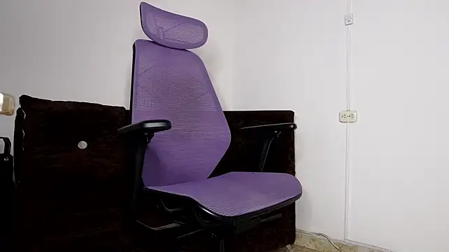 alex_connorr webcam