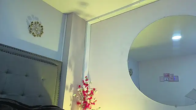 MihaCarther webcam