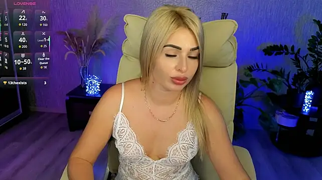NikkiiStill webcam