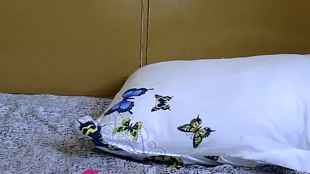 Creamygal2 webcam