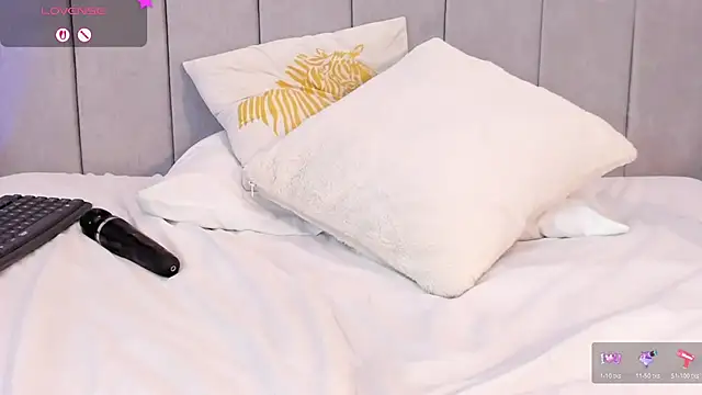 MILLYEVANS1 webcam