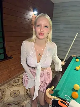 Elfi_InPublic webcam