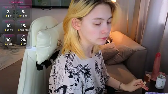 Emily_Miu webcam