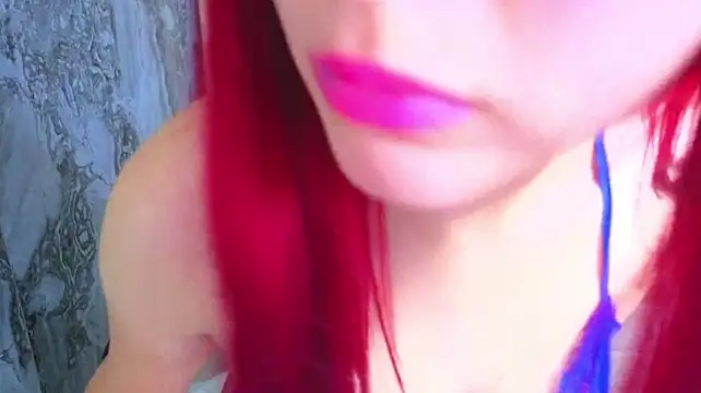 Queen_Red_v webcam