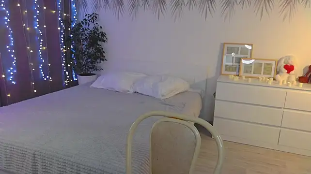 LeonaFoxx webcam