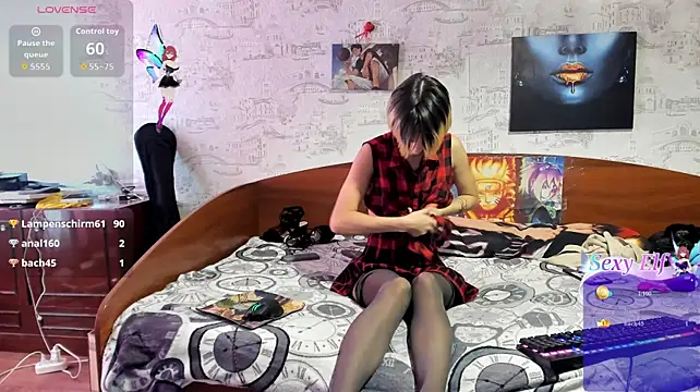KagamiTayga live cam on StripChat