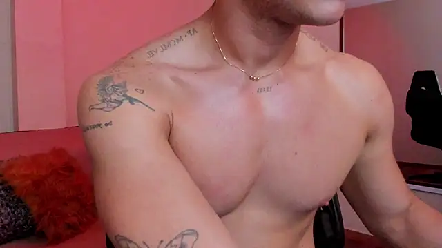 _Juan023_ live cam on StripChat