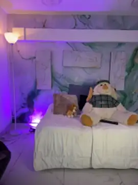MylaDreams webcam