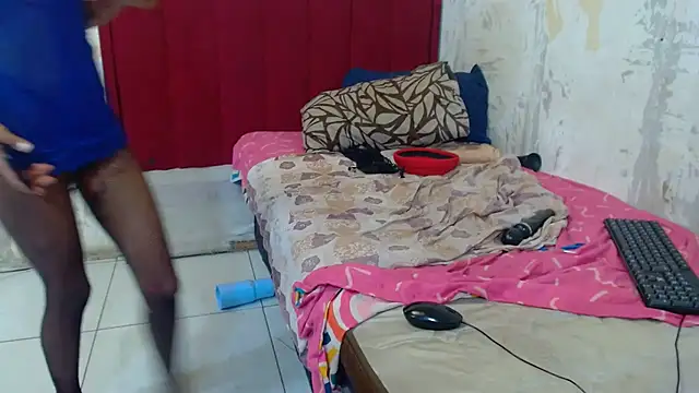 SexyChantyBabe25 live cam on StripChat