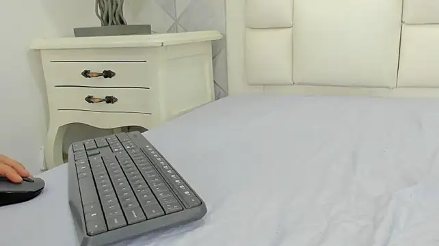 naia_cox webcam