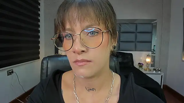 Mrs_Regina_clk webcam