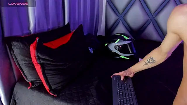 Ithan_Hott webcam